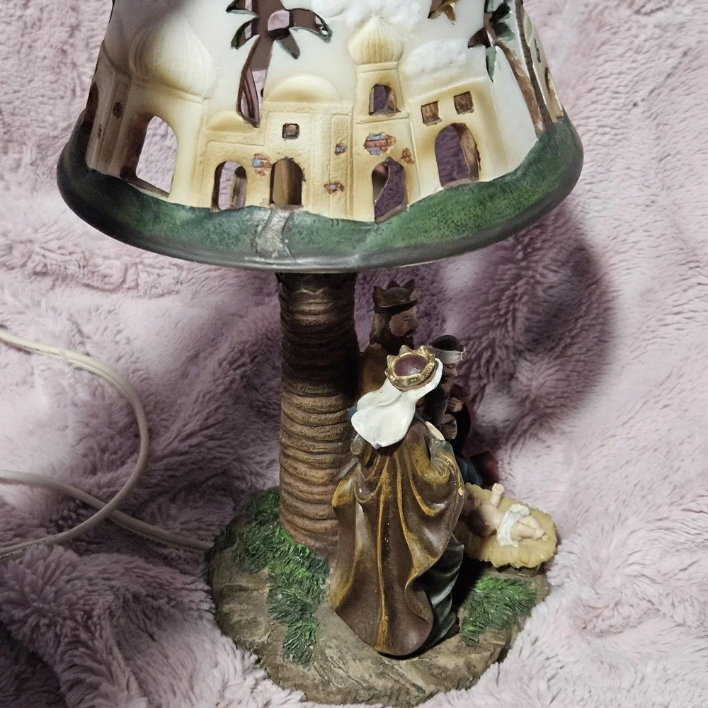 Vintage Nativity Table Lamp | Golden Treasures Christmas Decor‎